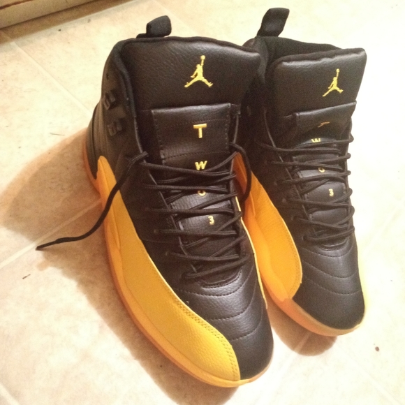 Jordan 12 - Picture 3 of 3